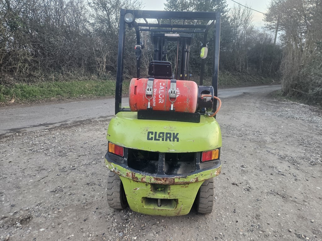 Used Clark CMP25L Forklift