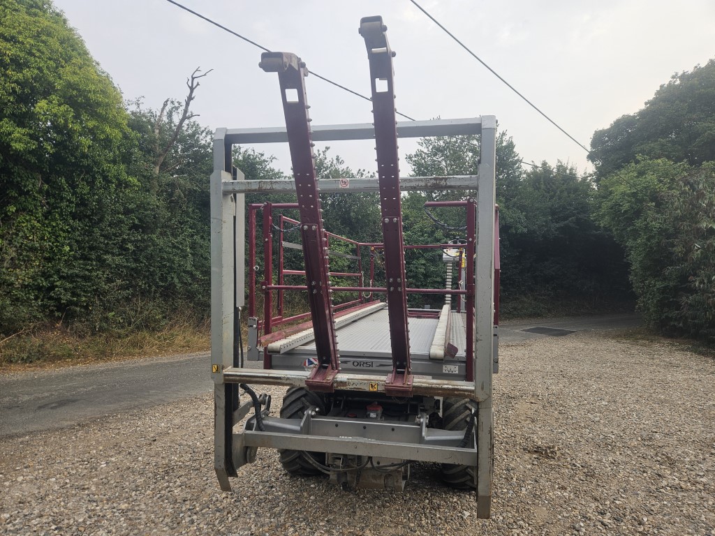 Used Orsi Leveling 135 Fruit Harvesting Platform