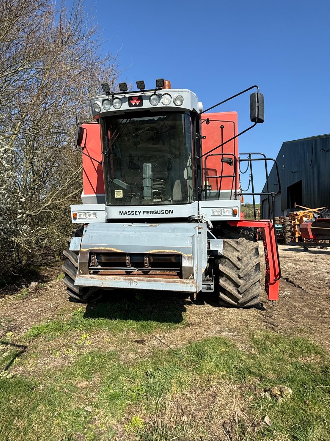 Used Massey Ferguson 7272 Combine Harvester