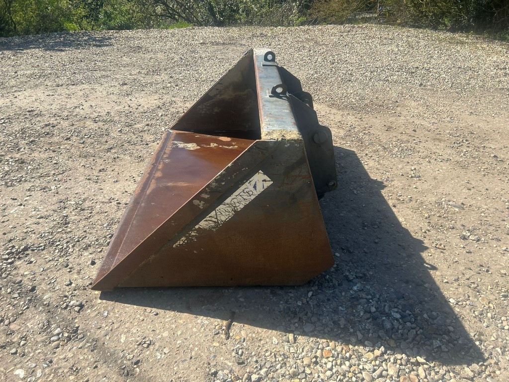 Used Cherry Products Dirt Bucket