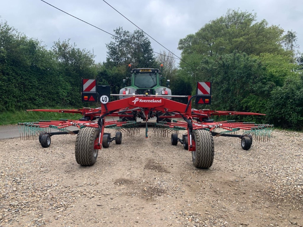 Used Kverneland 9590 C Hydro Rake
