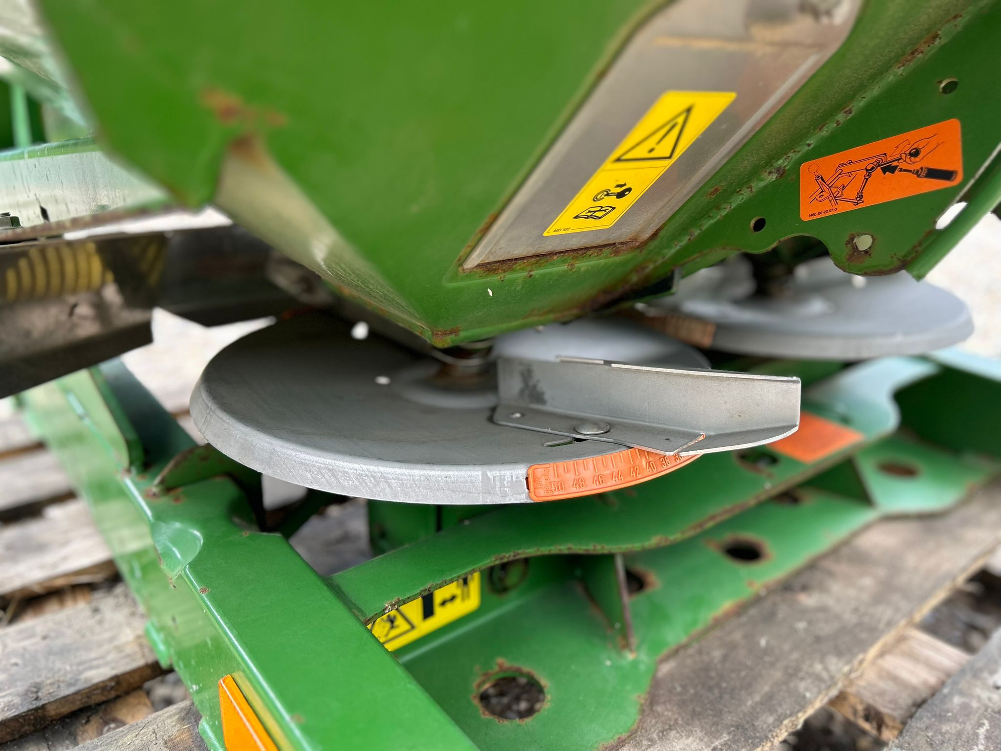 Used Amazone ZA-X 1402 Fertiliser Spreader