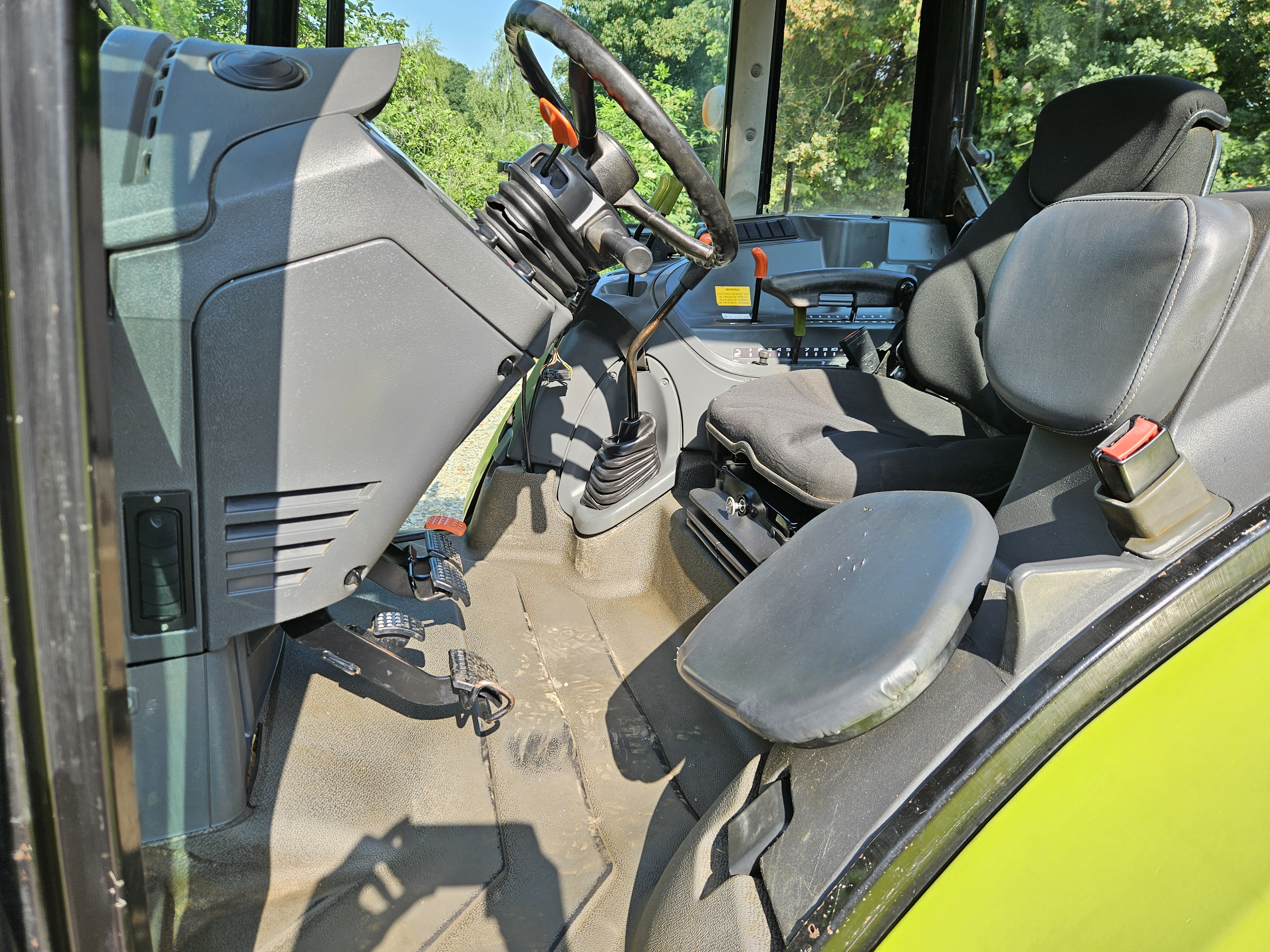 Used Claas Axos 340 4wd Tractor
