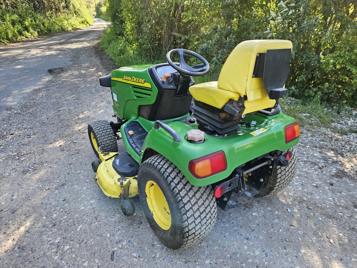 Used John Deere X495 Ride On Mower