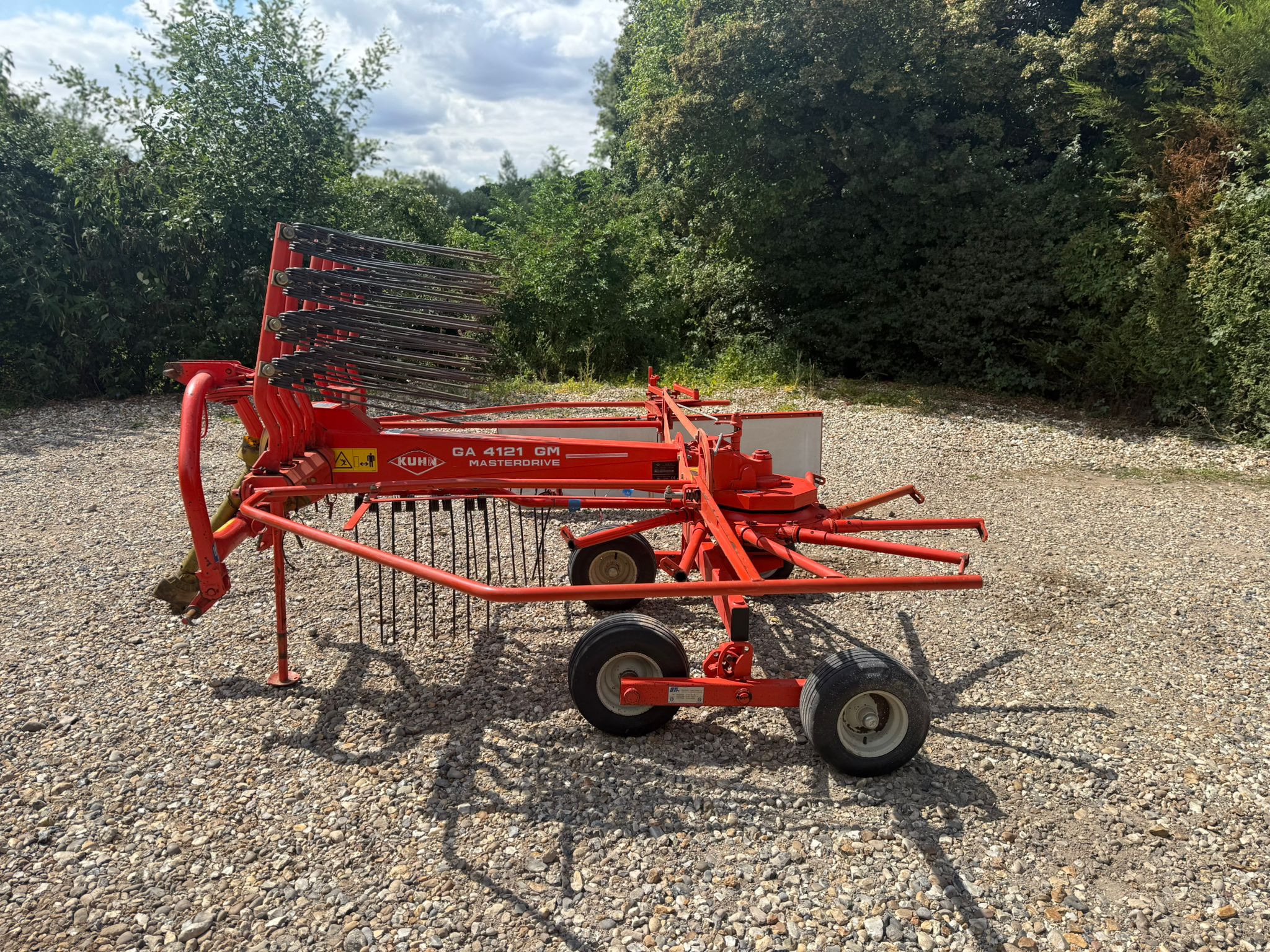 Used Kuhn GA 4121 GM Masterdrive Hay Rake