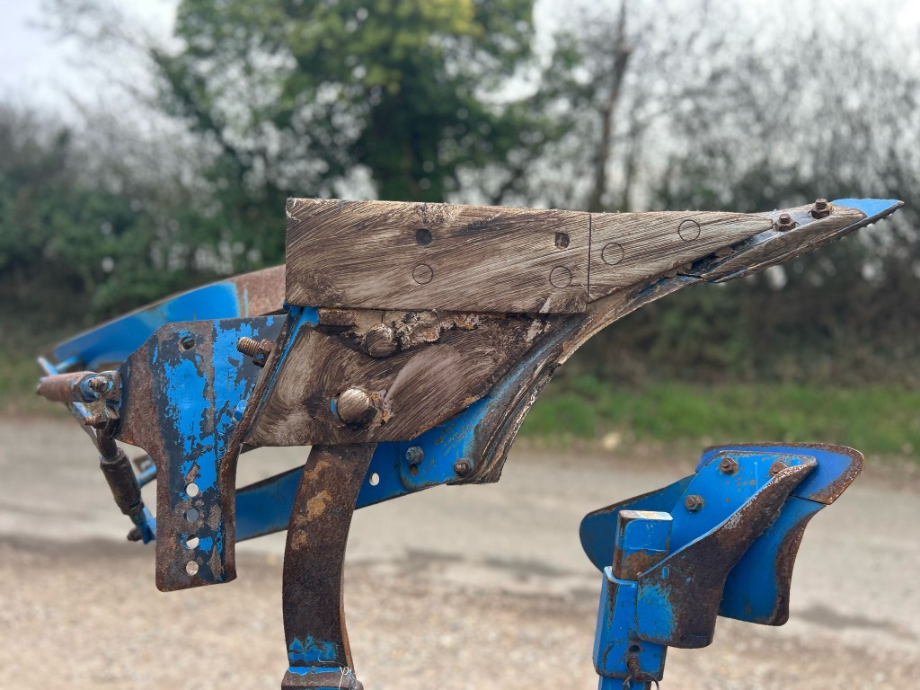 Used Rabe Raven 2300 VI 6 Furrow Plough