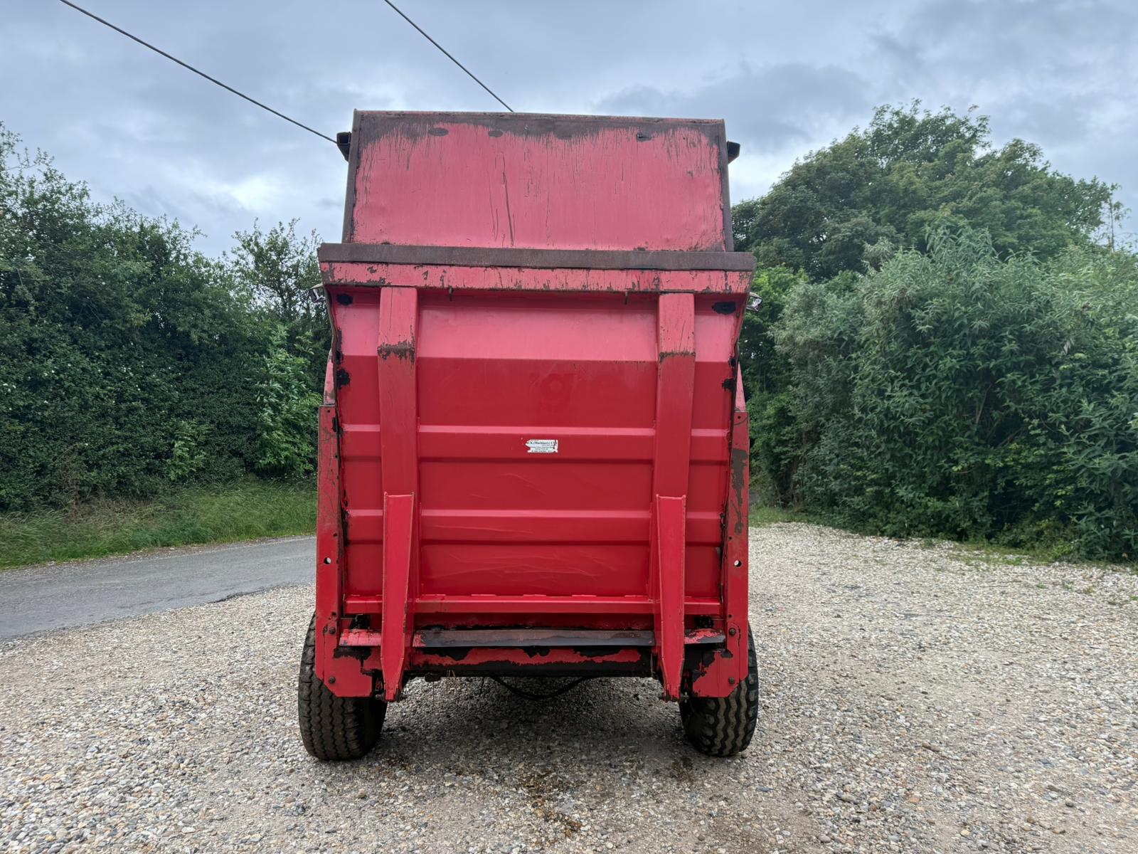 Used Teagle Tomahawk 8500 Straw Spreader