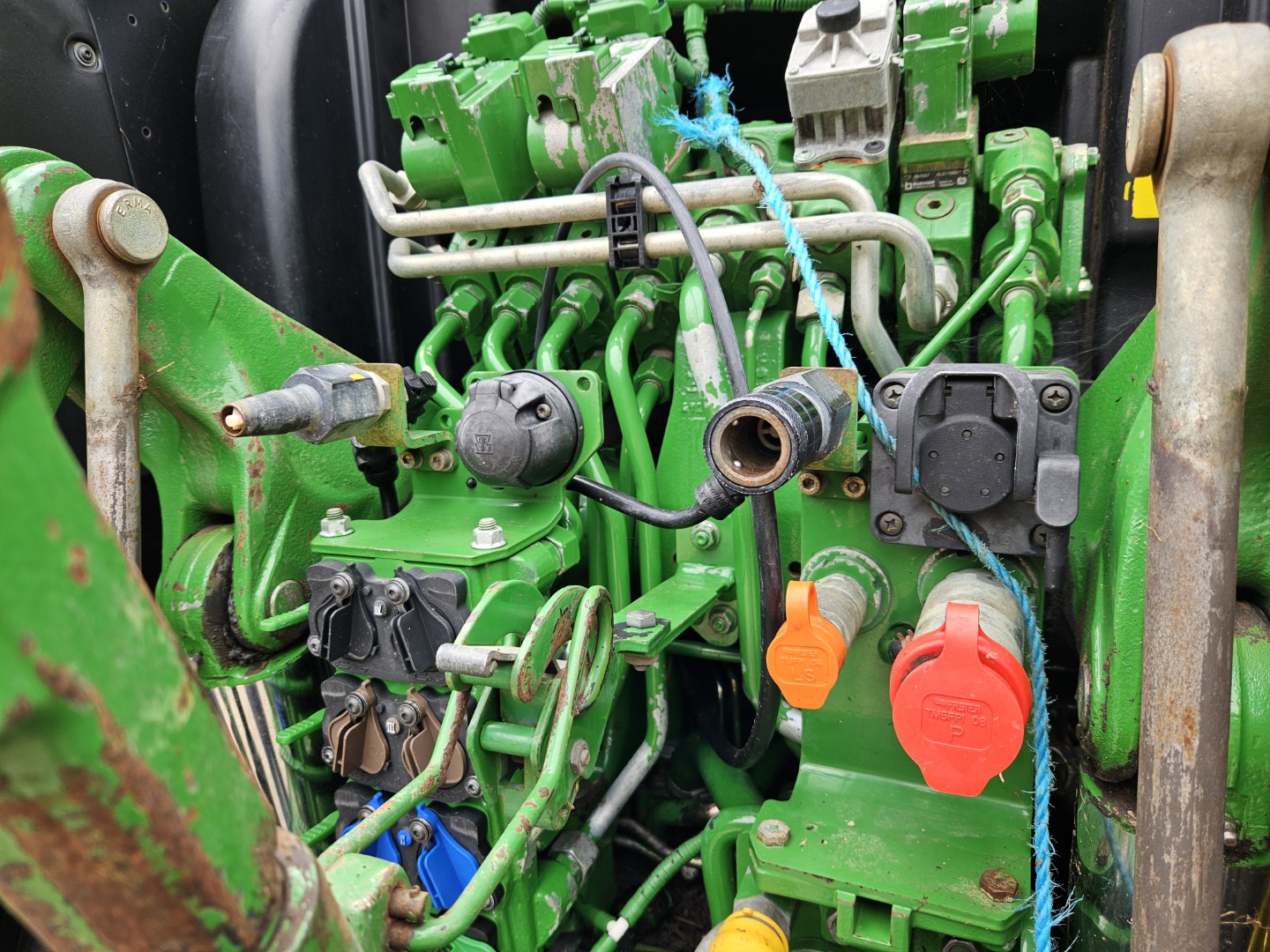 Used John Deere 6215R 4wd Tractor