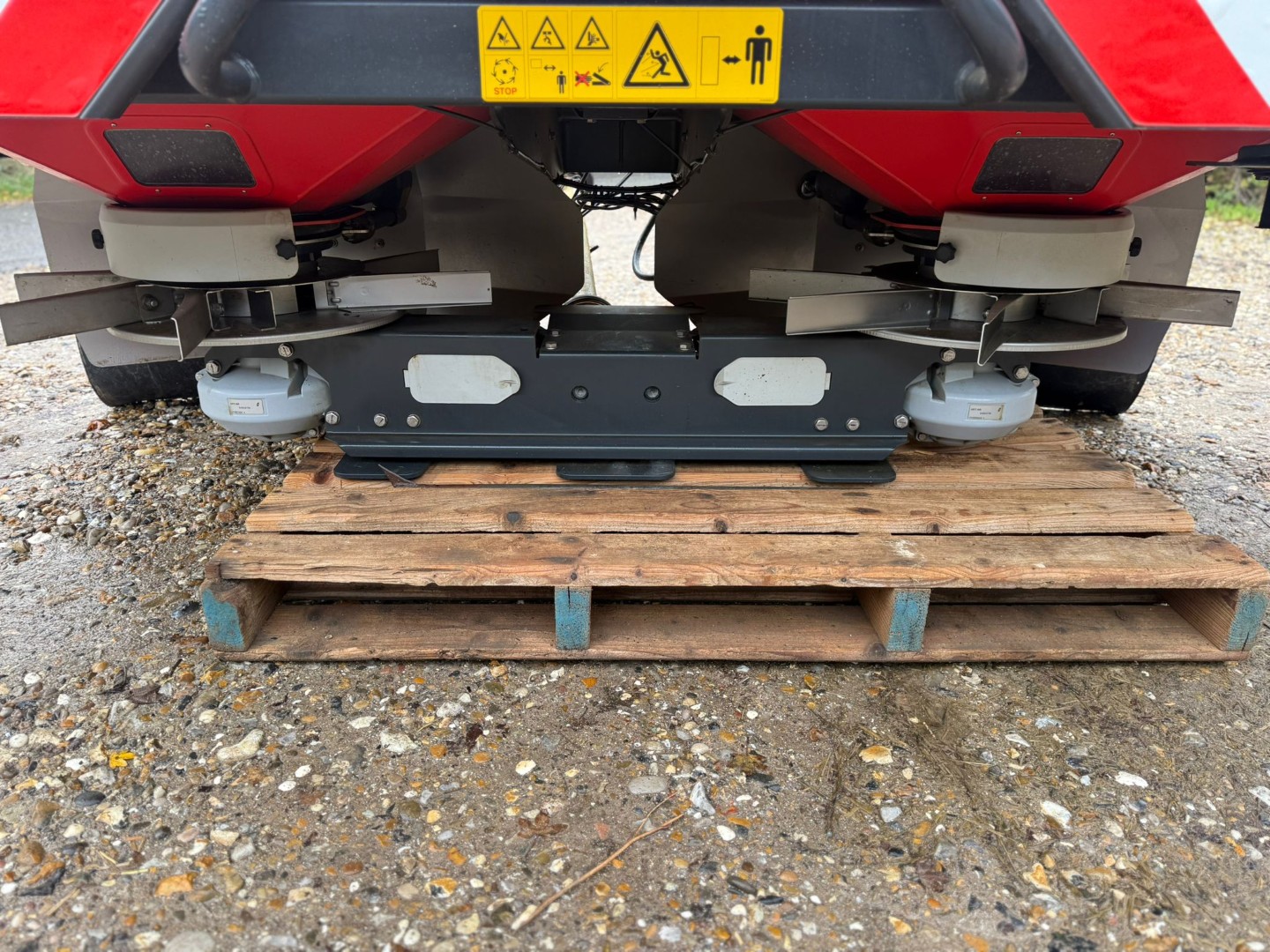 Used Kverneland Exacta-TL Fertiliser Spreader