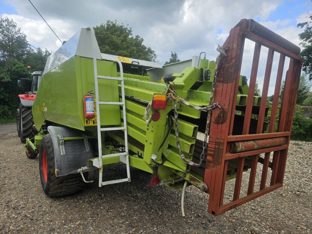 Used Claas Quadrant 2200 Square Baler