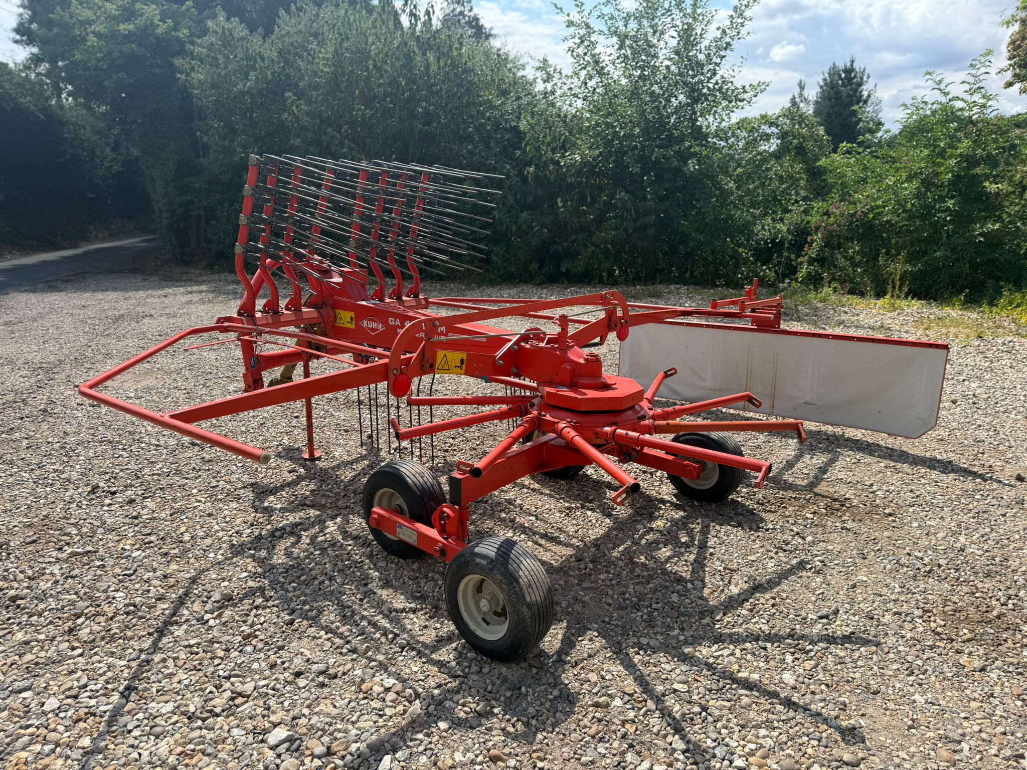 Used Kuhn GA 4121 GM Masterdrive Hay Rake