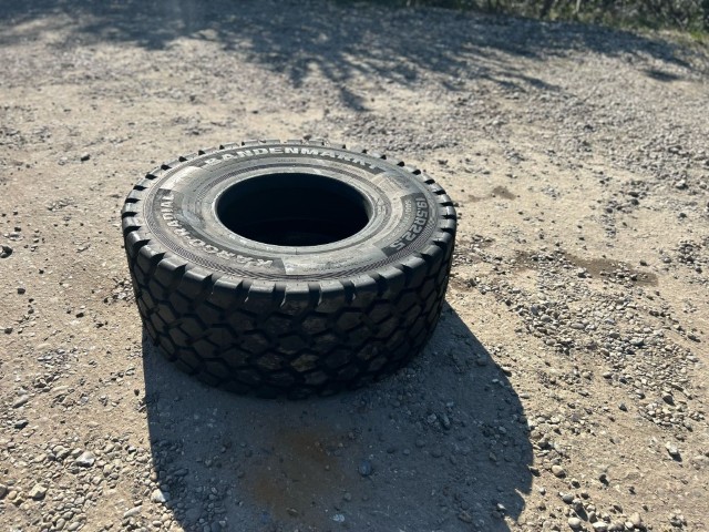 Used Bandenmarkt Tyre