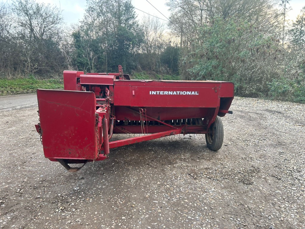Used International 440T Conventional Baler