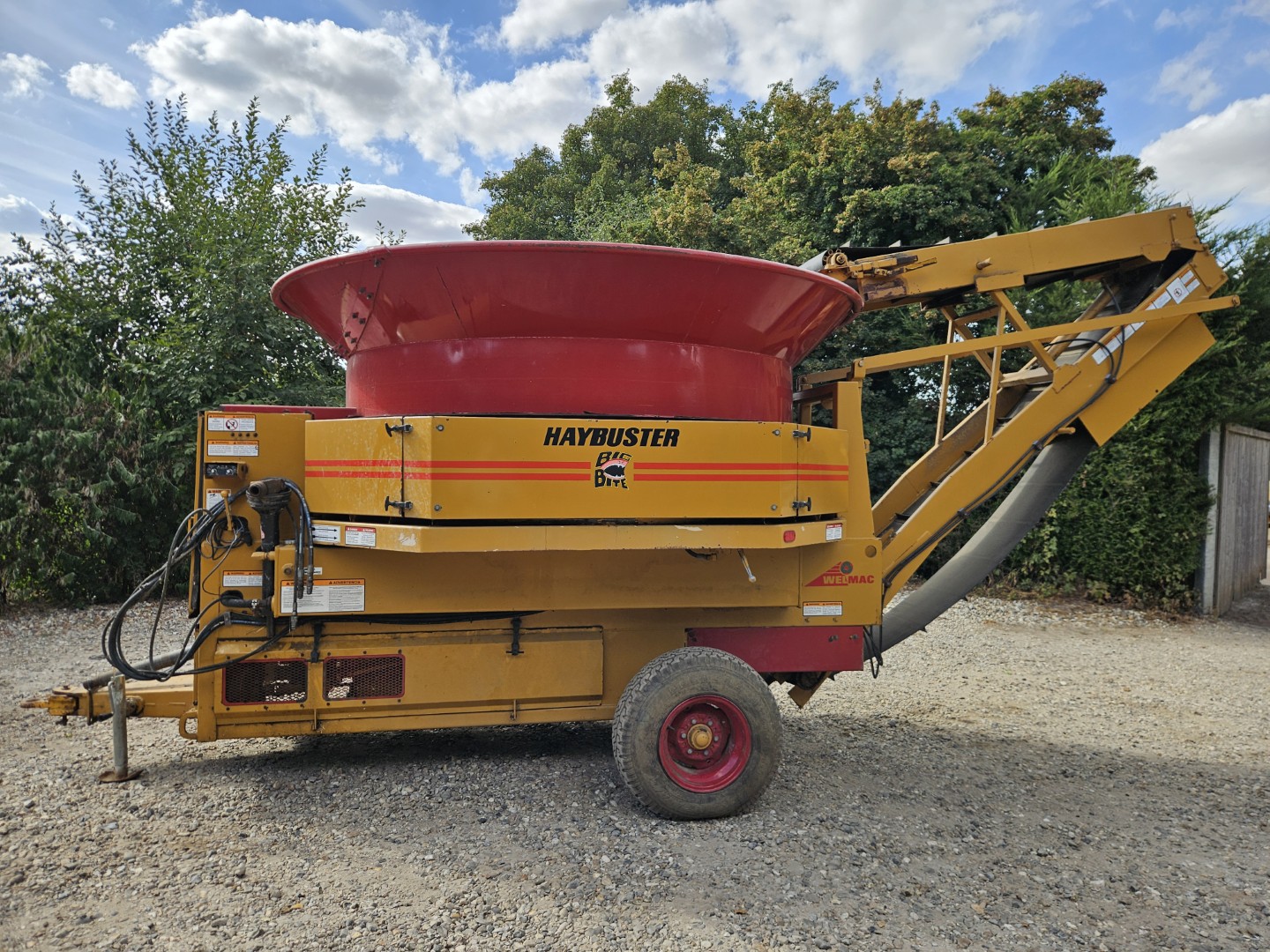 Used Haybuster H-1000 Tub Grinder