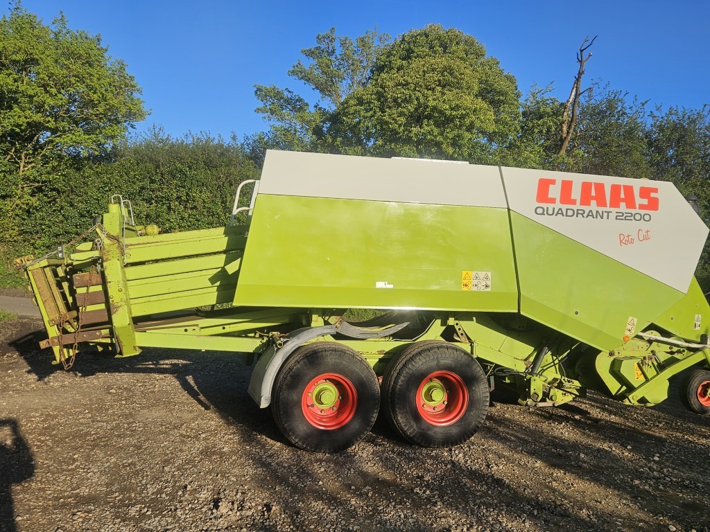 Used Claas Quadrant 2200 Roto Cut Square Baler
