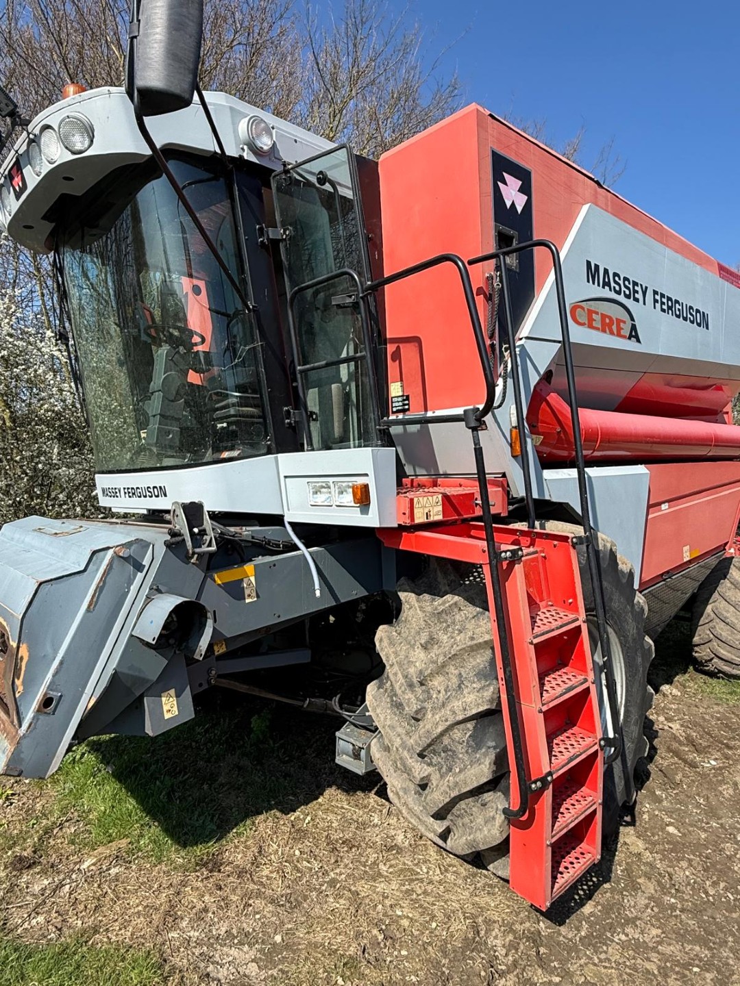Used Massey Ferguson 7272 Combine Harvester
