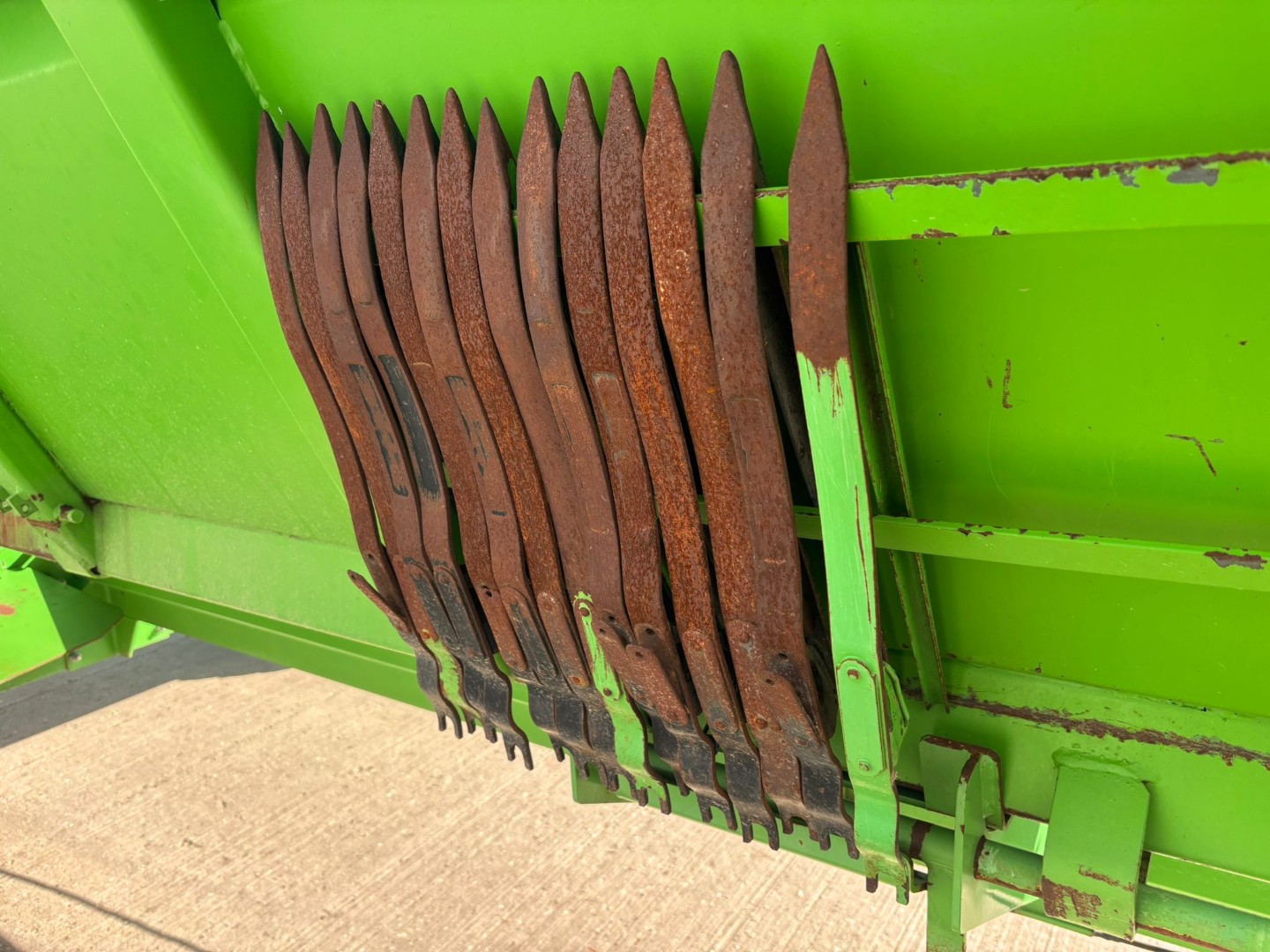 Used Deutz 5690 HTS Balance Combine Harvester
