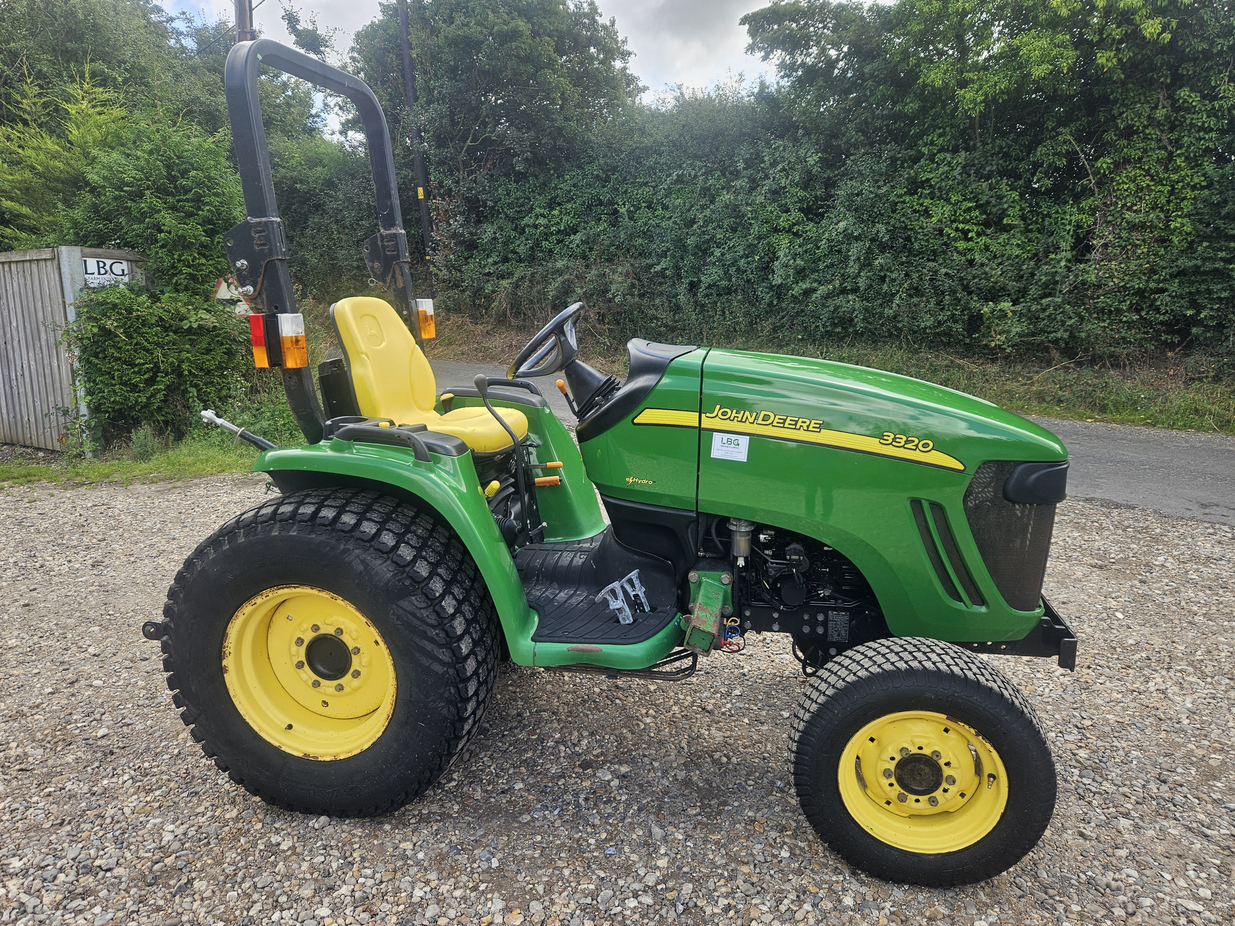 Used John Deere Compact 3320 4wd Tractor