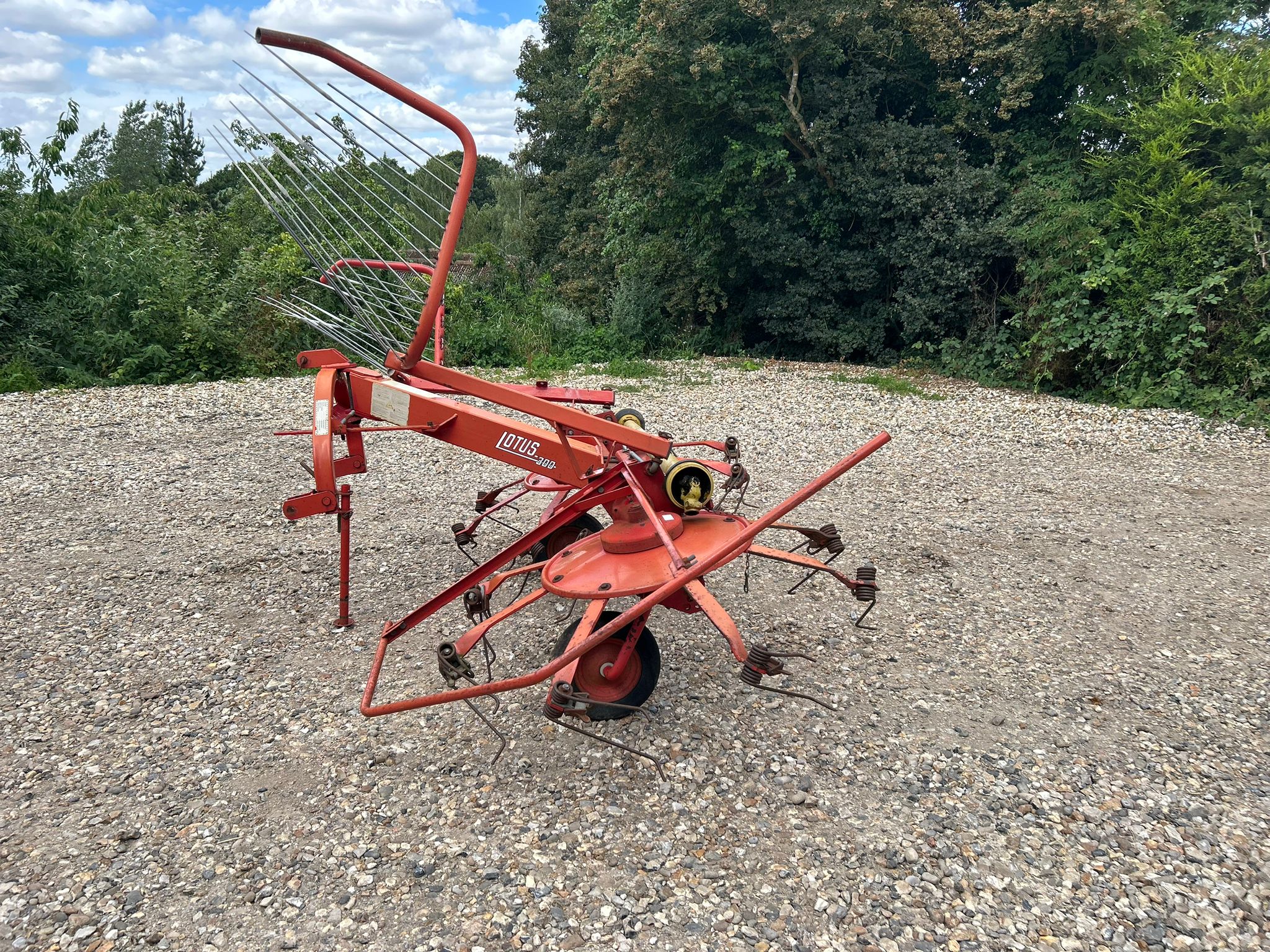 Used Lely Lotus 300 Tedder