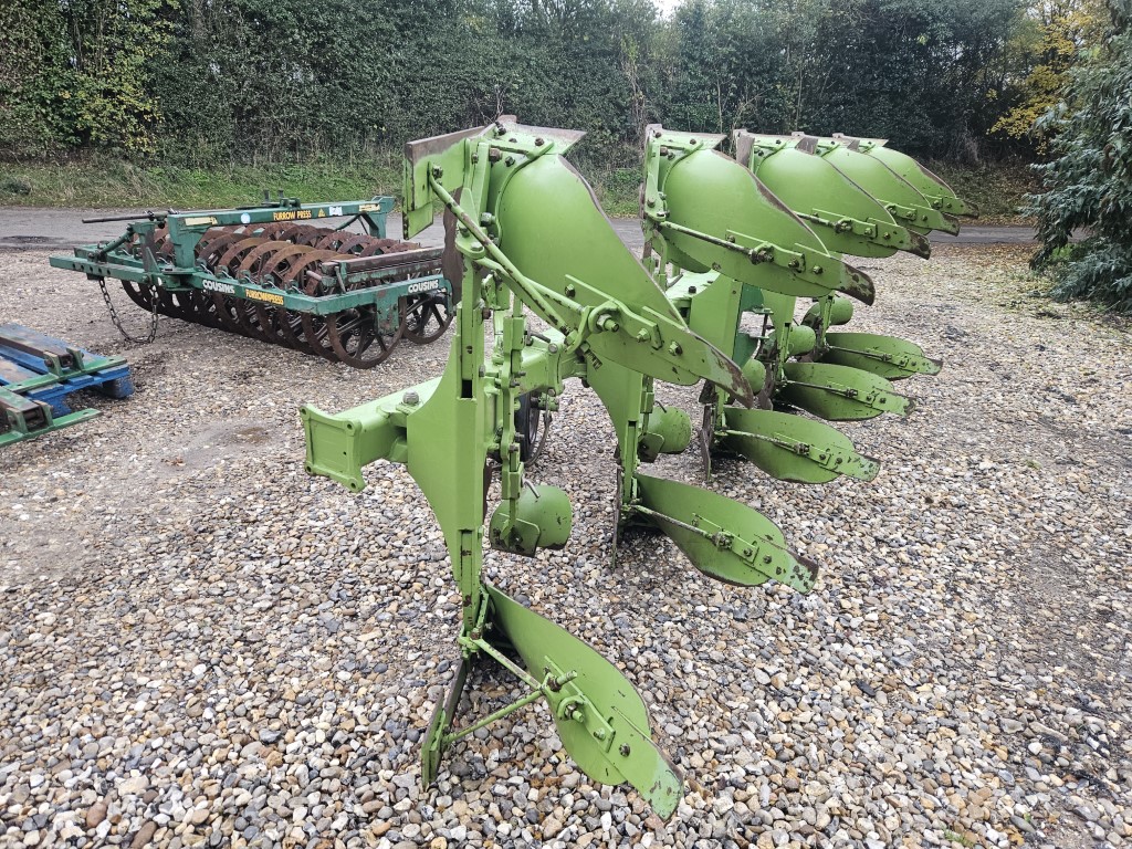 Used Dowdeswell 100MA Plough