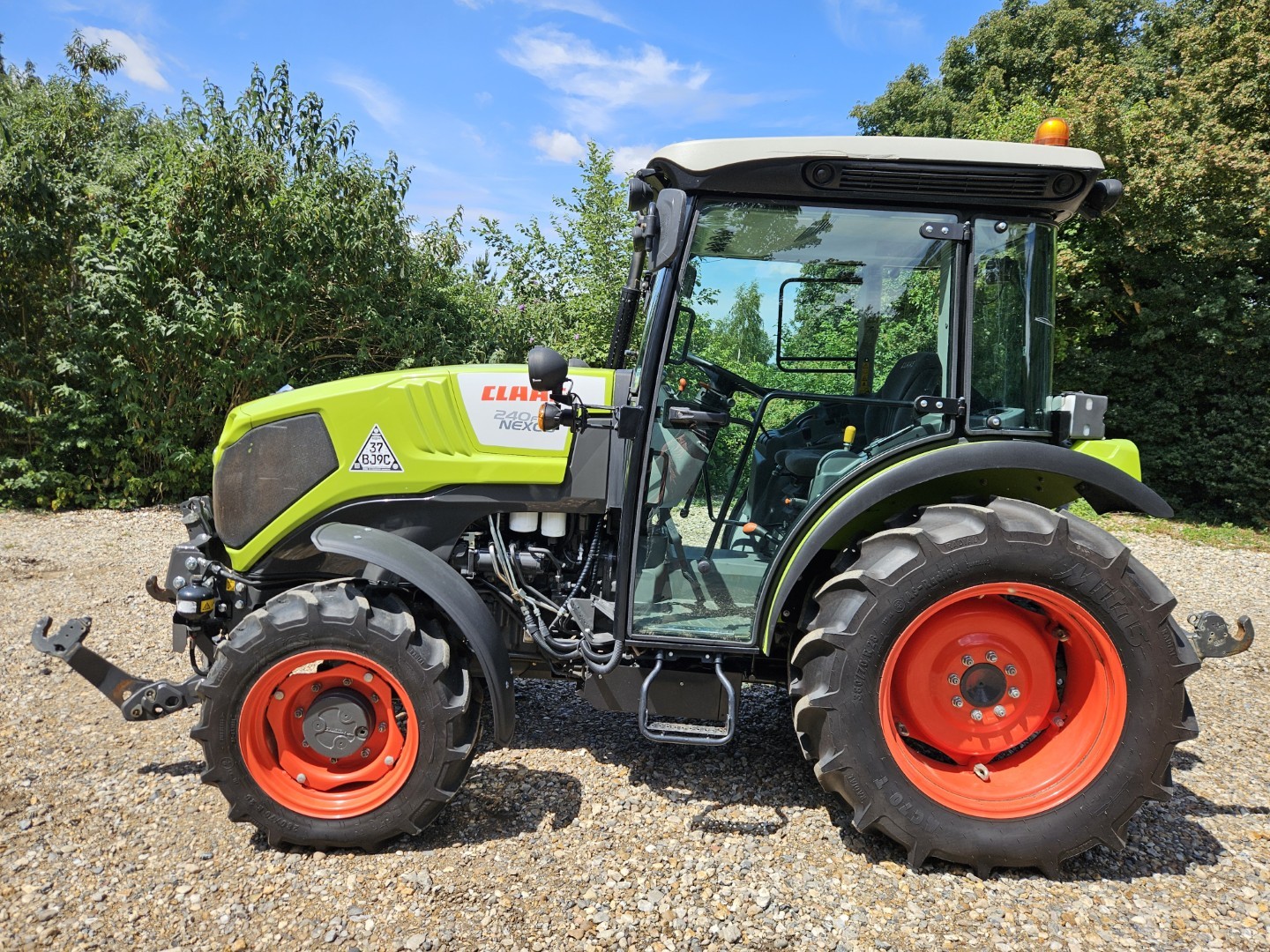 Used Claas Nexos 240F 4wd Tractor