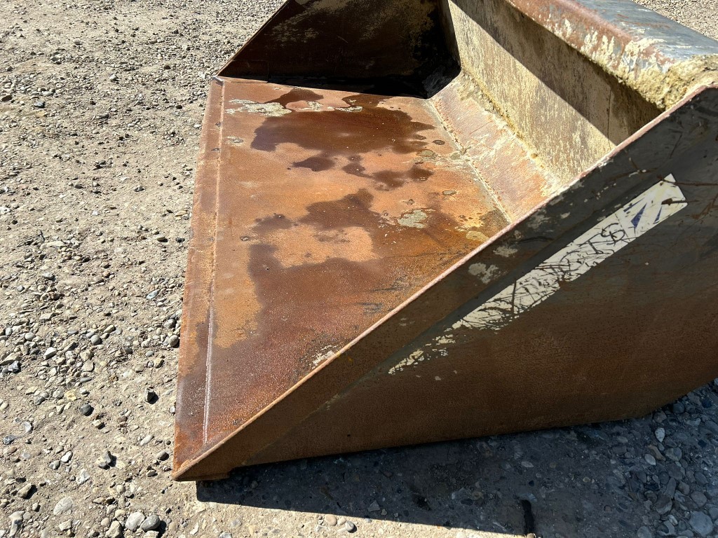 Used Cherry Products Dirt Bucket