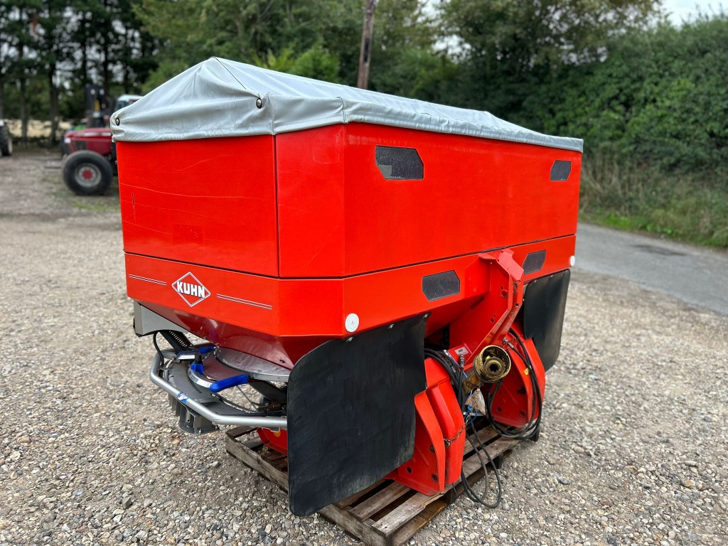 Used Kuhn Axis 30.1 Fertiliser Spreader