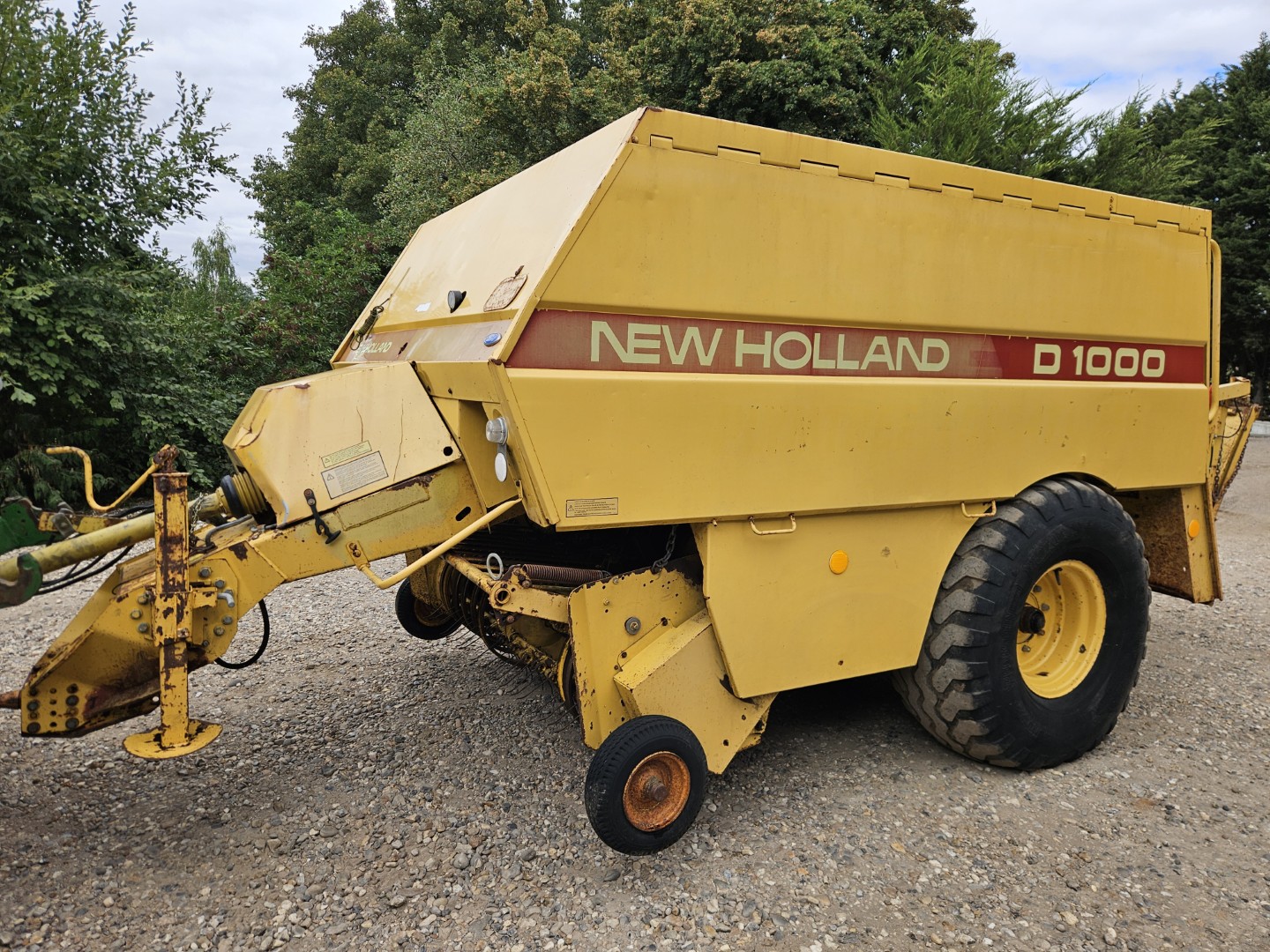 Used New Holland D1000 Baler