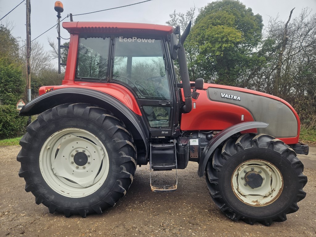 Used Valtra M120 4wd Tractor