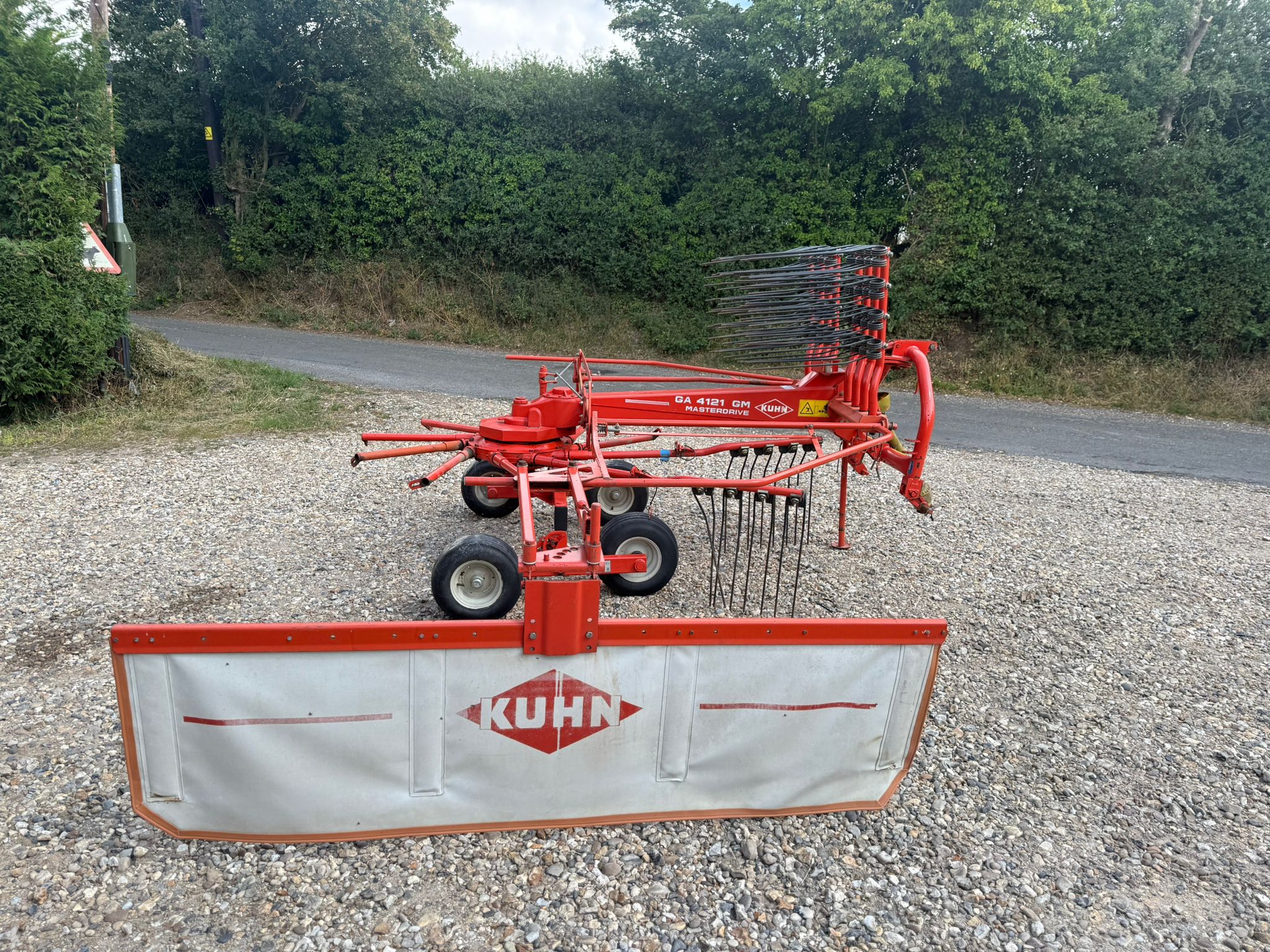 Used Kuhn GA 4121 GM Masterdrive Hay Rake