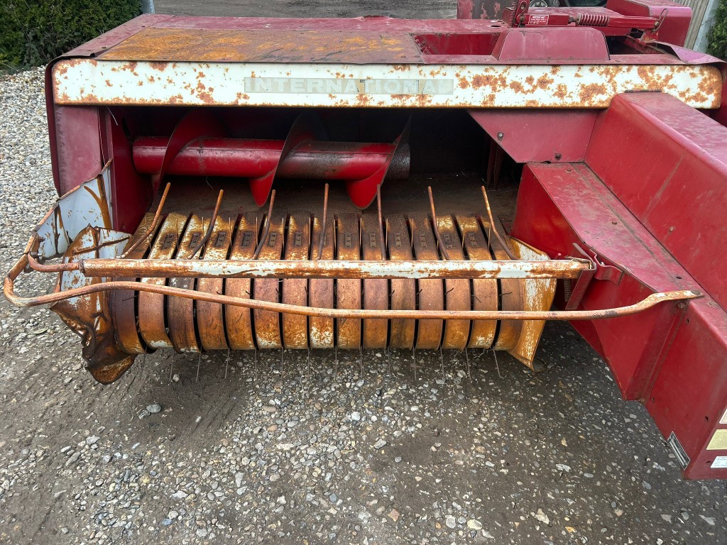 Used International 440T Conventional Baler