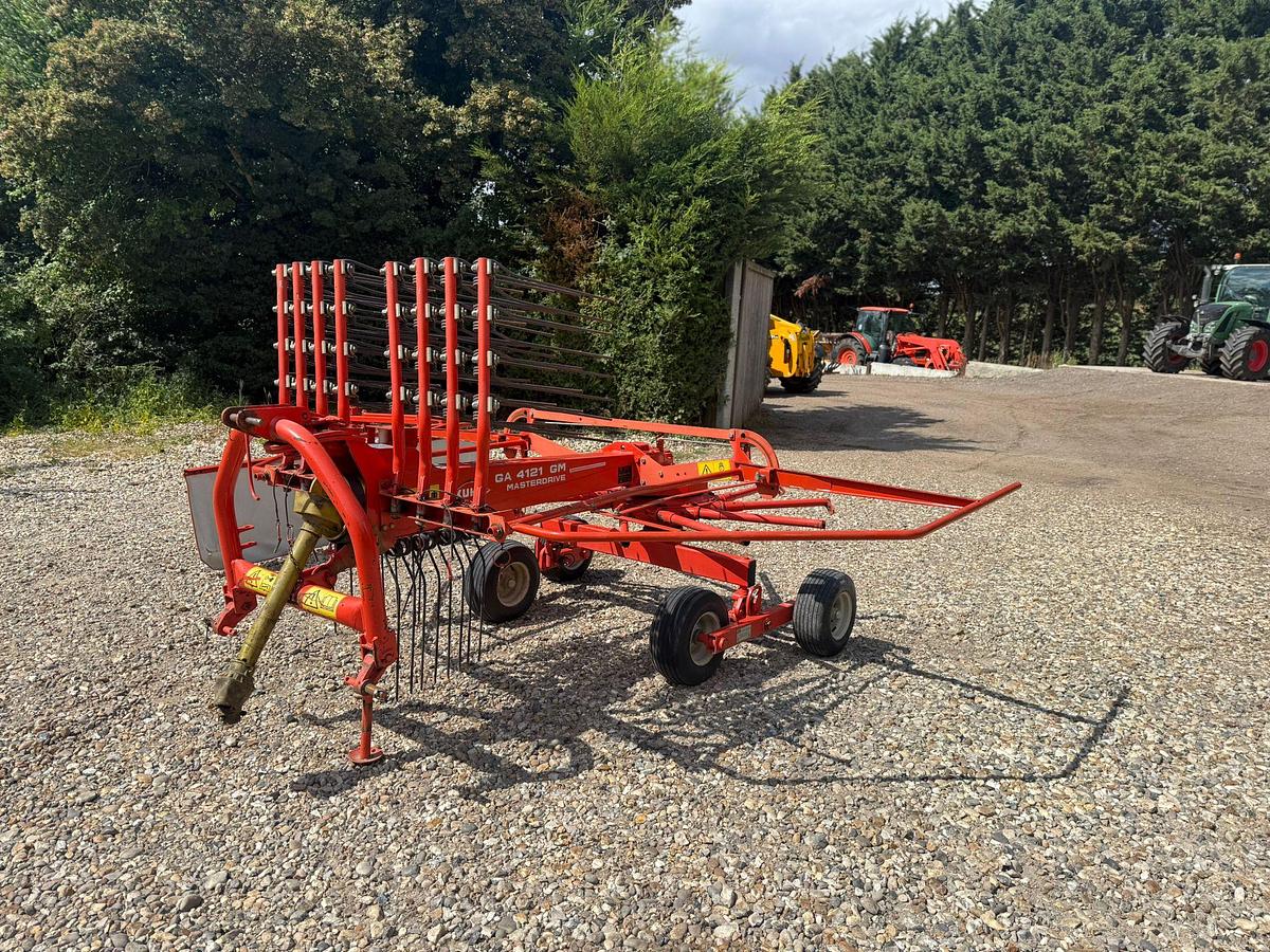 Used Kuhn GA 4121 GM Masterdrive Hay Rake