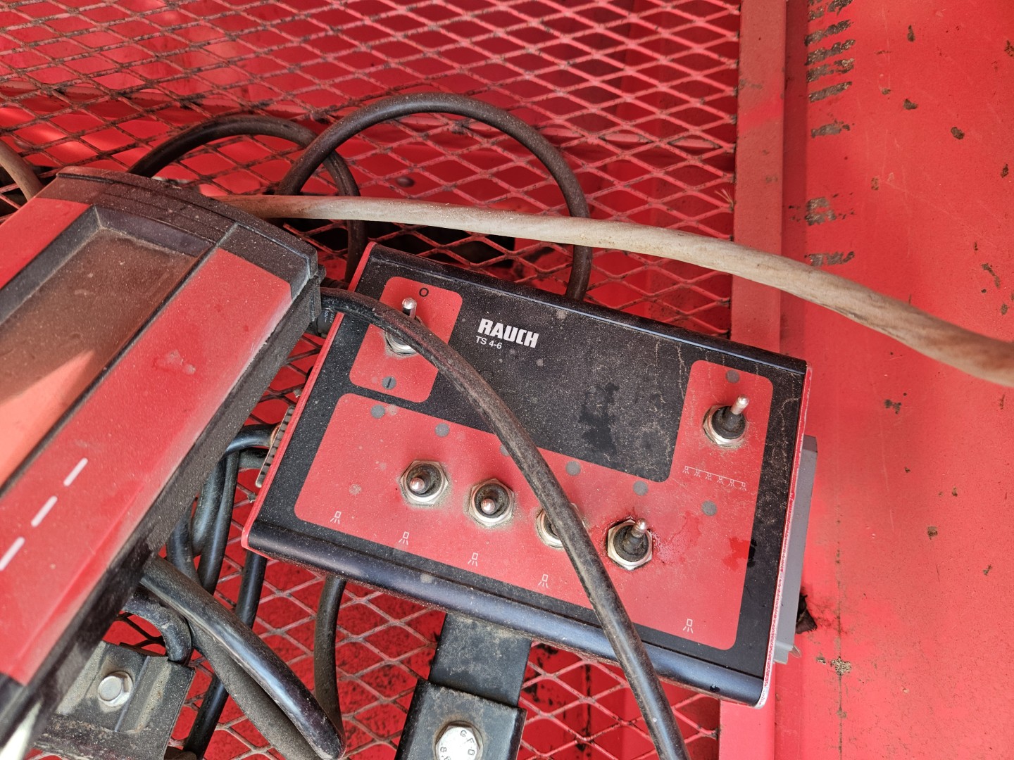 Used Rauch Aero 2220 Pneumatic Spreader