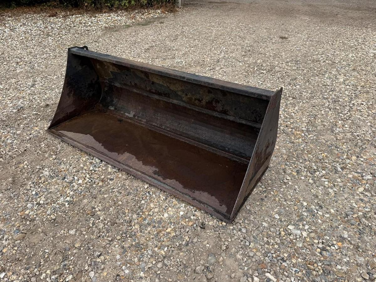 Used Dirt Bucket