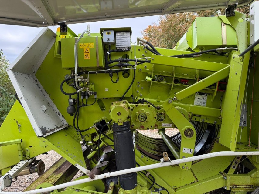 Used Claas Quadrant 2200 Baler
