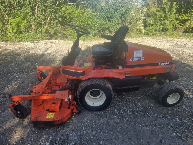 Used Kubota F2560 Ride On Mower