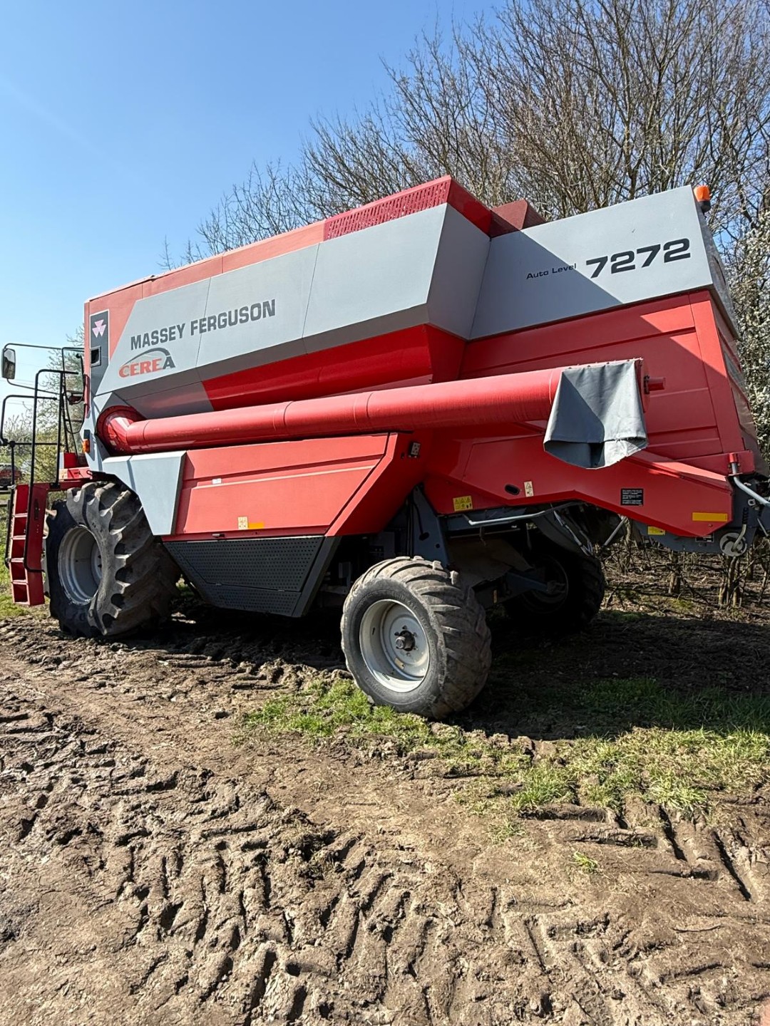 Used Massey Ferguson 7272 Combine Harvester