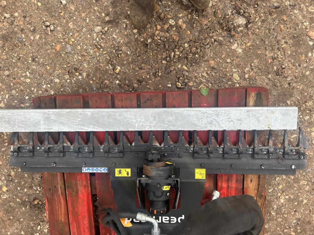 Used Spearhead Fingerbar Hedge Cutter