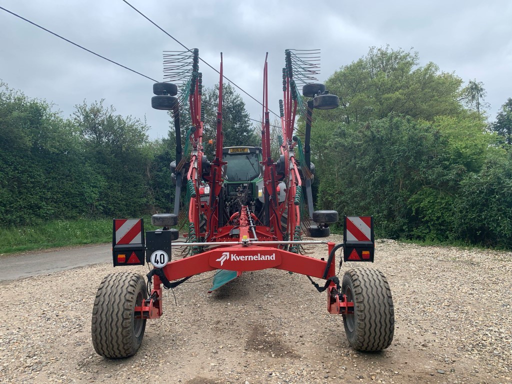 Used Kverneland 9590 C Hydro Rake