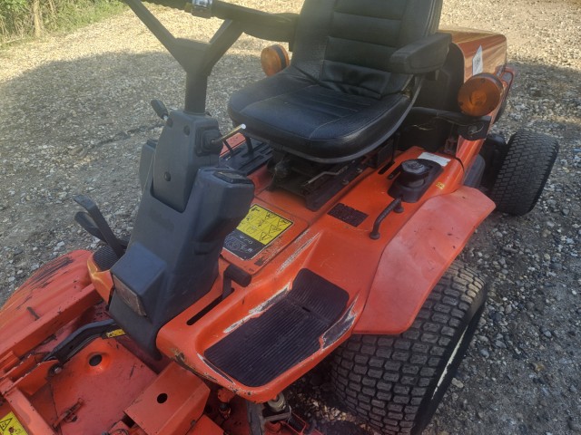 Used Kubota F2560 Ride On Mower