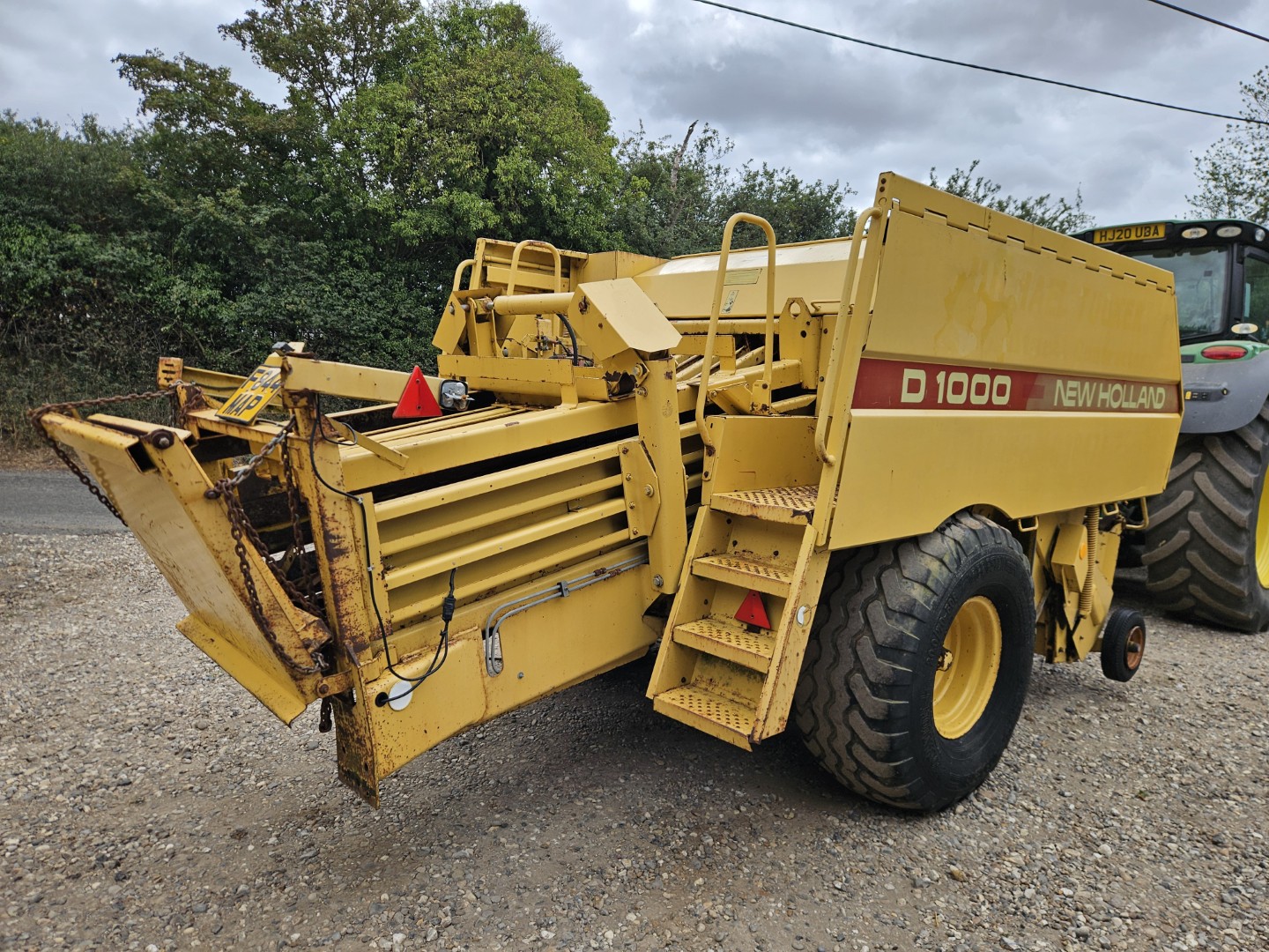 Used New Holland D1000 Baler