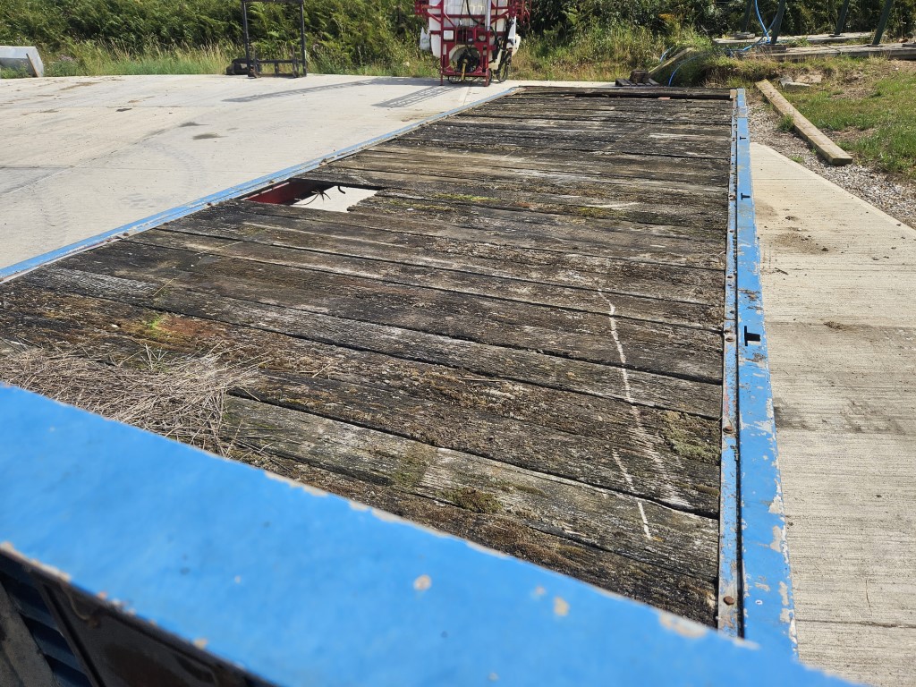 Used Turntable Trailer