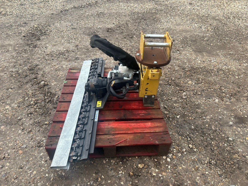 Used Spearhead Fingerbar Hedge Cutter