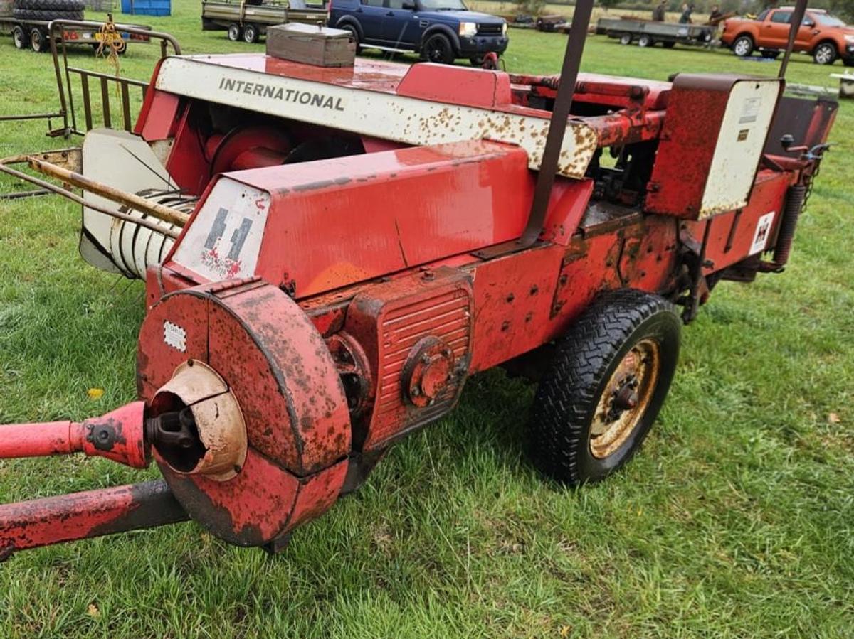 Used International 430 Conventional Baler