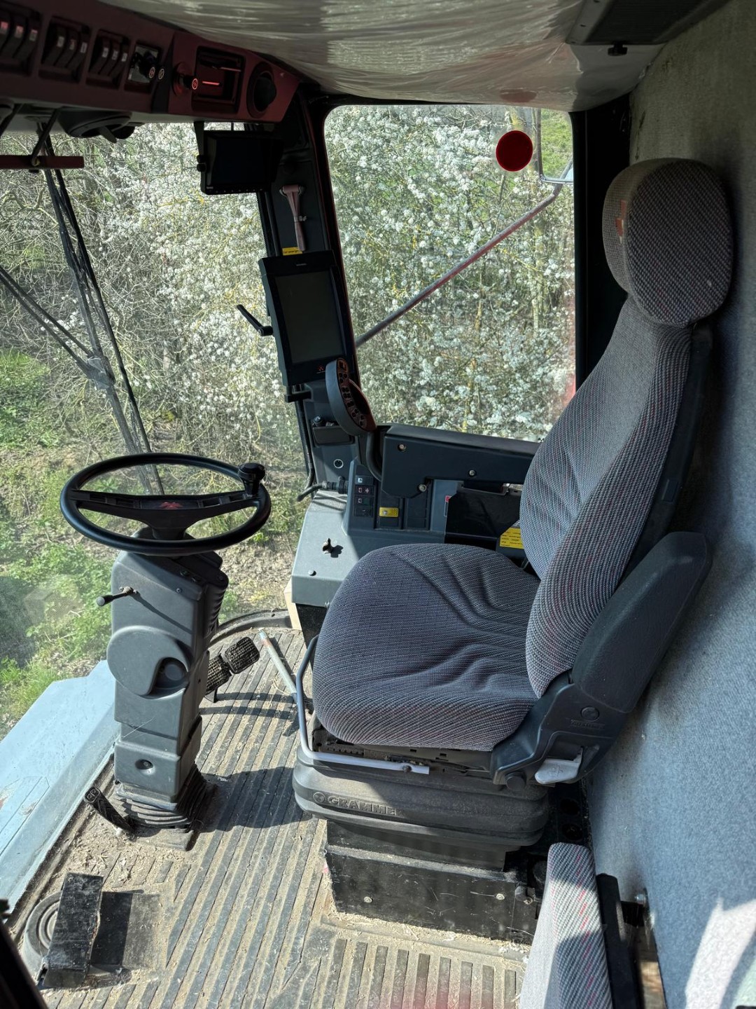 Used Massey Ferguson 7272 Combine Harvester