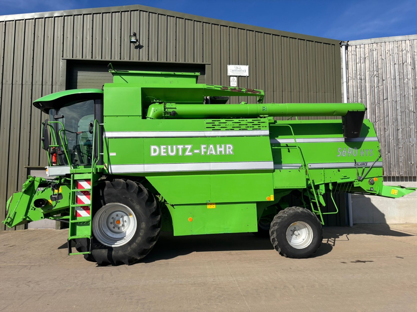 Used Deutz 5690 HTS Balance Combine Harvester