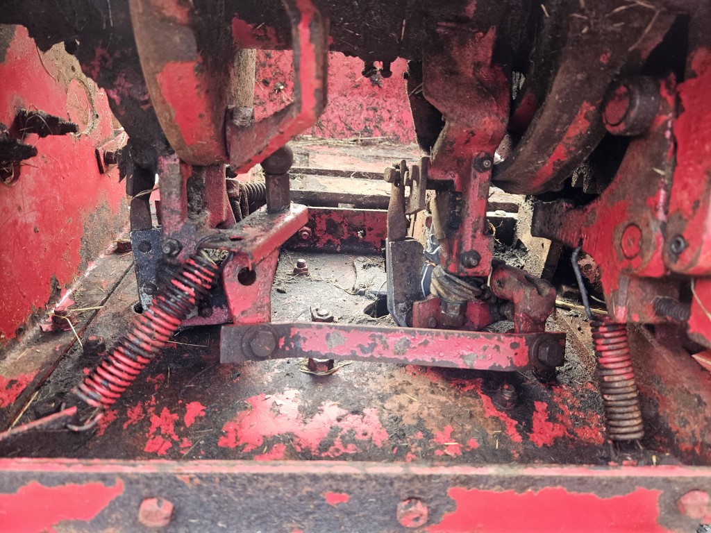 Used International 440 Conventional Baler