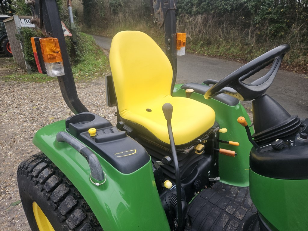 Used John Deere 3320 4wd Compact Tractor