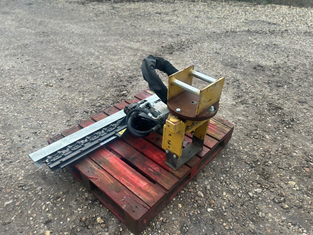 Used Spearhead Fingerbar Hedge Cutter