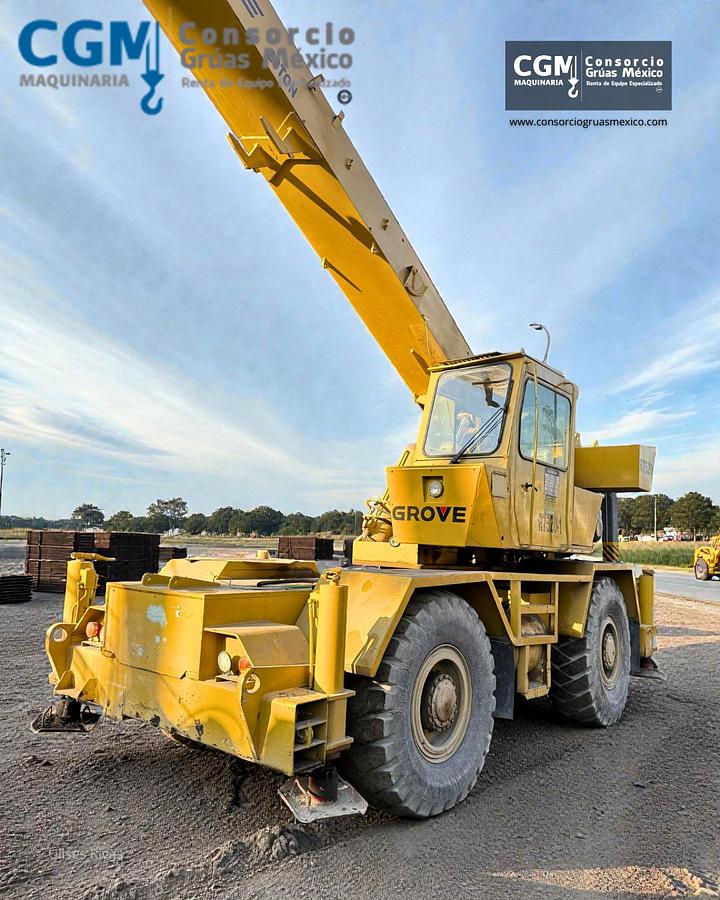 Usado GROVE RT 520